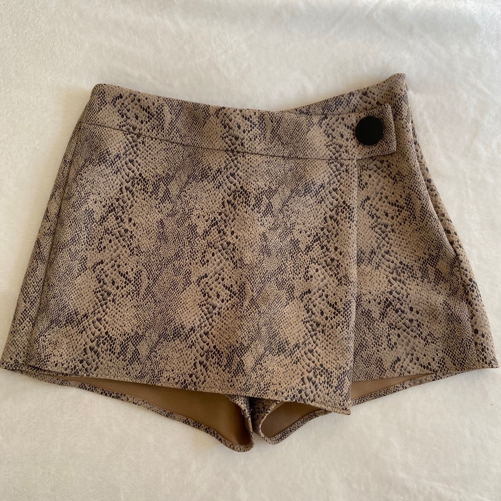 Zara shorts animal print